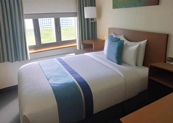 Golden Lion Hotel Rugby