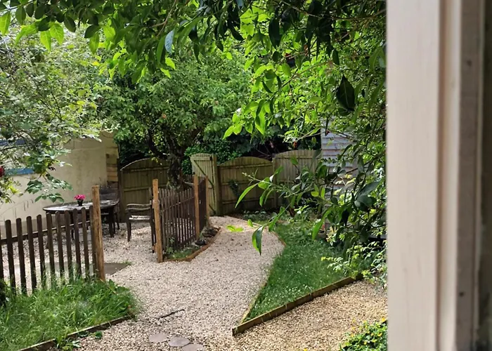 Cherryberry Lodges Abergavenny