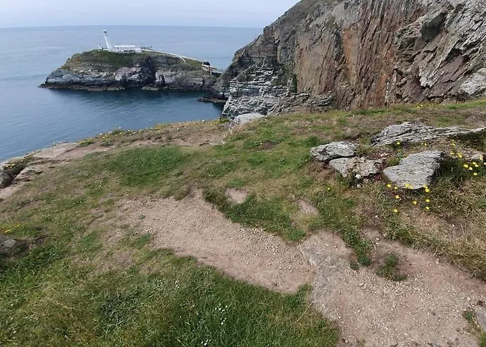 Holyhead Lodging 