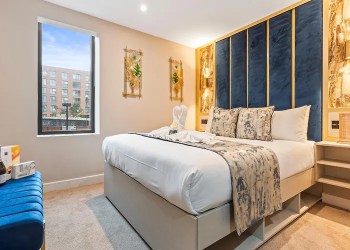 Luxury Hotels in Birmingham near 