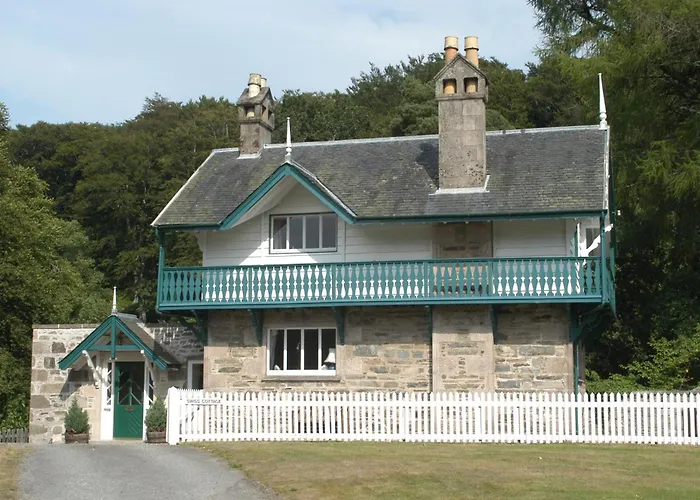 Ballindalloch Hotels