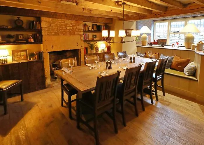 Bourton-on-the-Water Lodging 