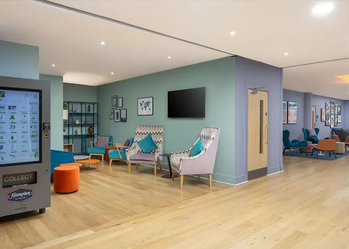 Horley (Surrey) Hotels with Tennis Court