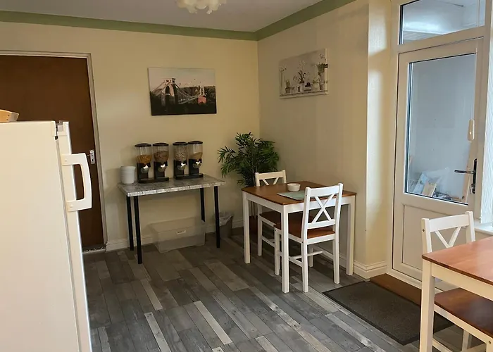 Maple Leaf Guest House Almondsbury
