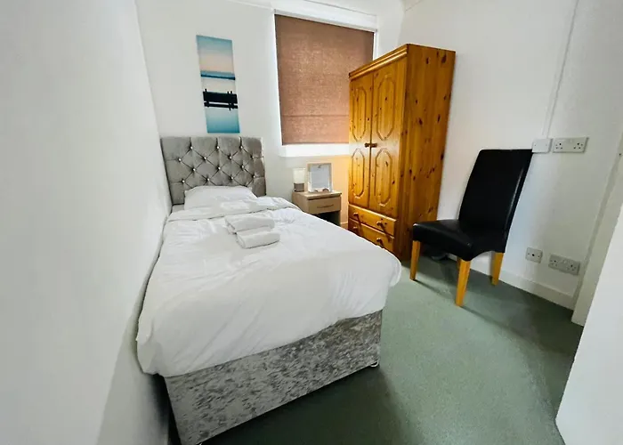 Star Hotel, South Leicester