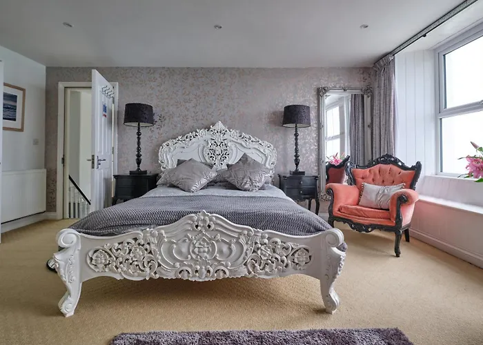 Porthleven Beach hotels