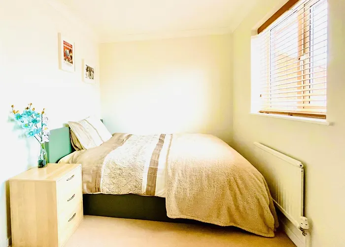 Almondsbury Hotels