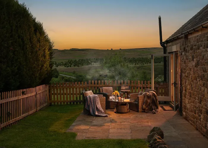 Baslow Lodging 