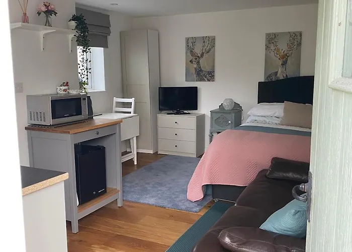 Bradford-On-Avon Lodging 