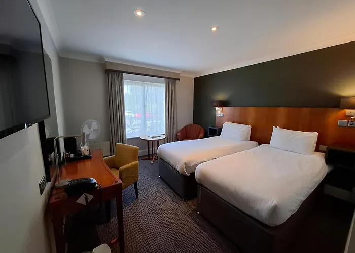 Chippenham (Wiltshire) City Center Hotels