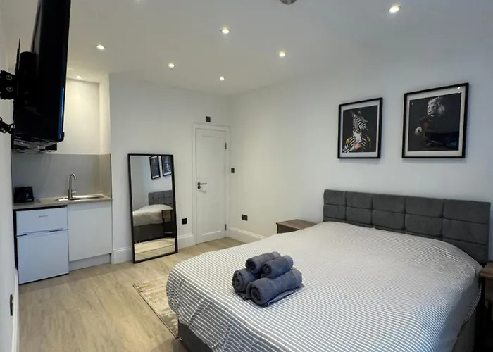Vacation Apartment Rentals in Hounslow