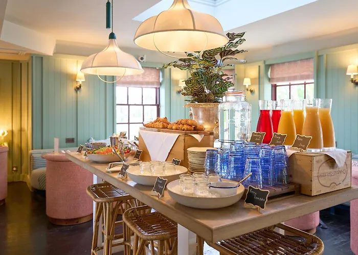 Kingston upon Thames (Greater London) Lodging 