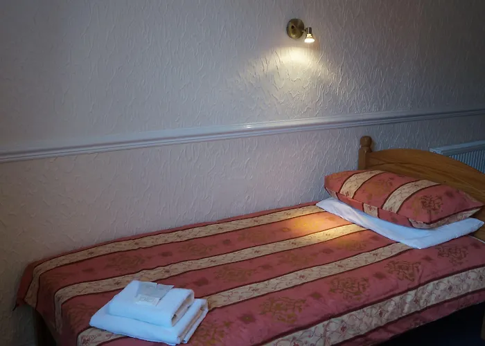 The Hampton Court Guesthouse Glasgow