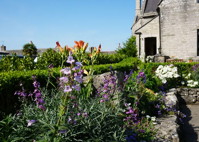 Corfe Castle Hotels