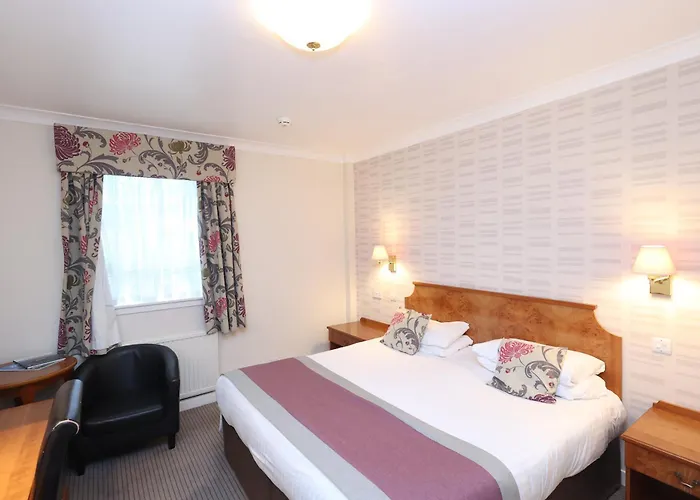 Dunfermline 3 Star Hotels