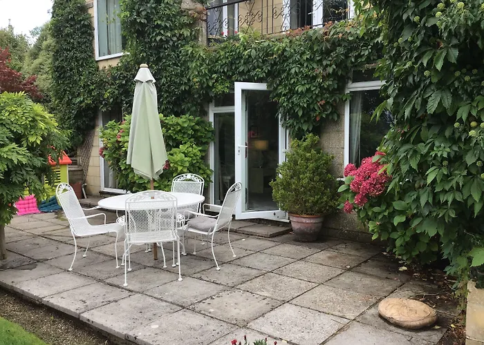 Corsham Bed & Breakfasts 