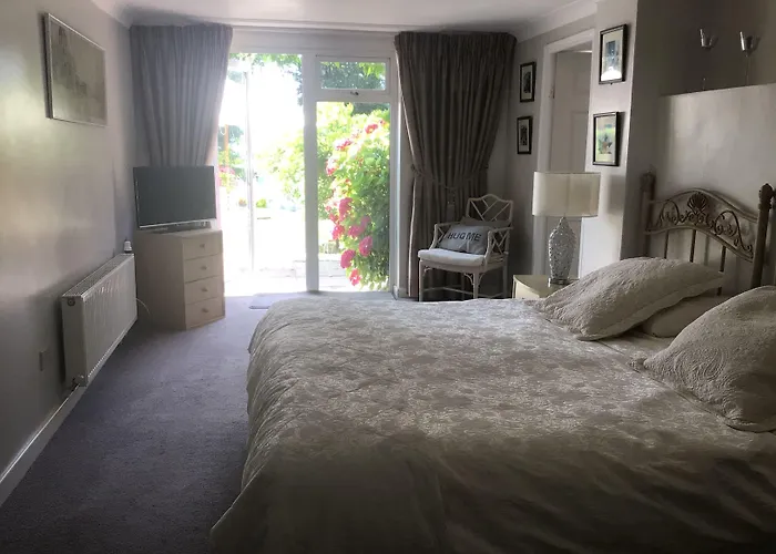 Corsham 3 Star Hotels