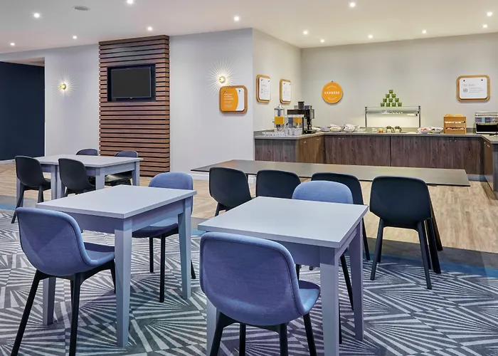 Grimsby Lodging 