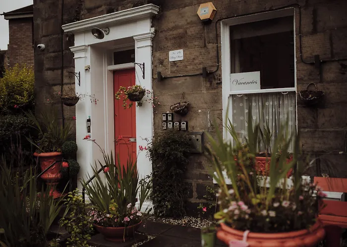 16 Pilrig Guest House Edinburgh