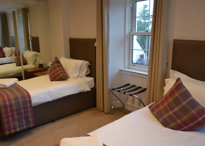 Inverkip Hotels