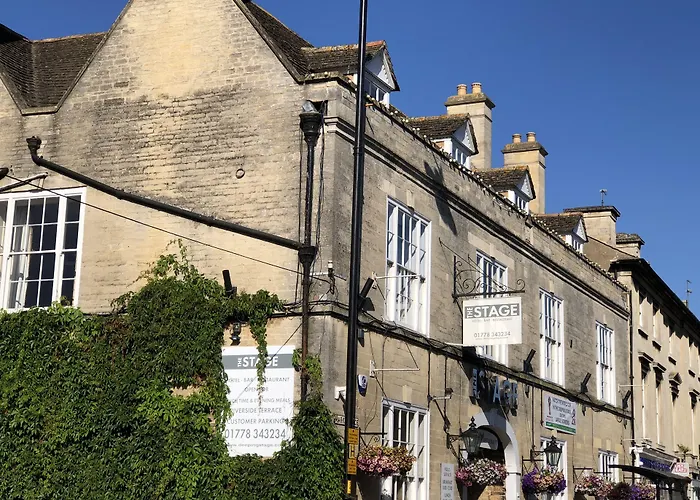 Market Deeping Hotels