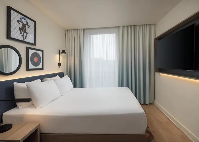 Hampton By Hilton London City