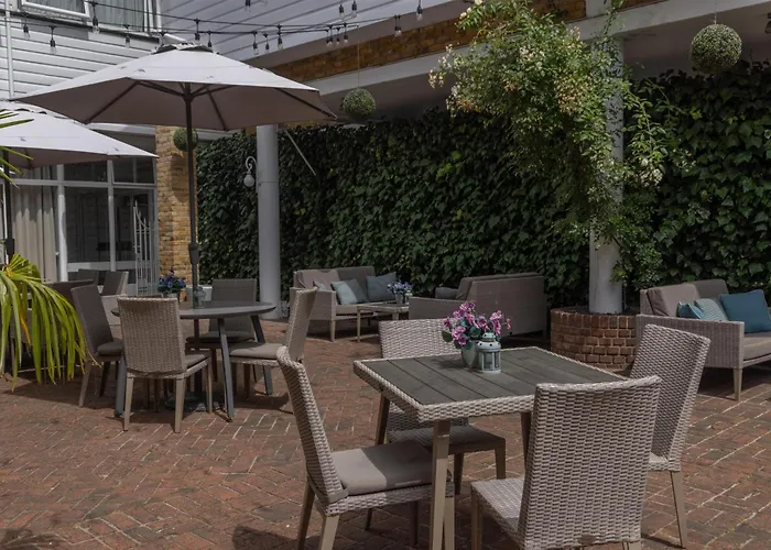 Weybridge Lodging 