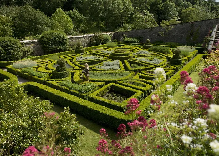 Best 17 Spa Hotels in Llandudno for a Relaxing Getaway