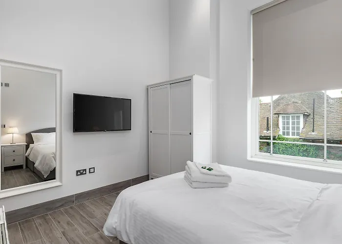 Kingston upon Thames (Greater London) 4 Star Hotels
