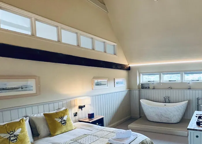 Dunwich Hotels