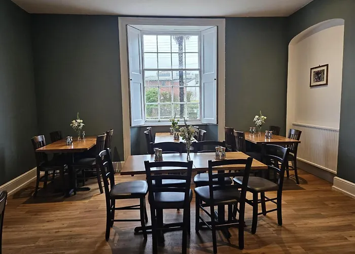 Williton Hotels