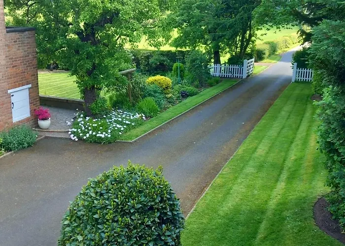 Holiday Cottages in Dinmore