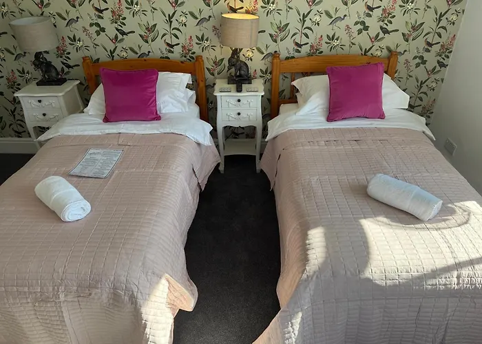 The Nags Head Hotel Lyme Regis