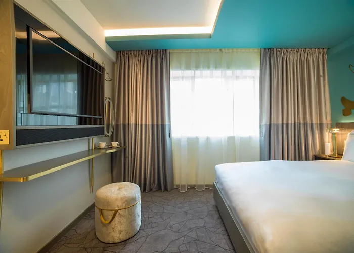 Middle Eight - Covent Garden Hotel London