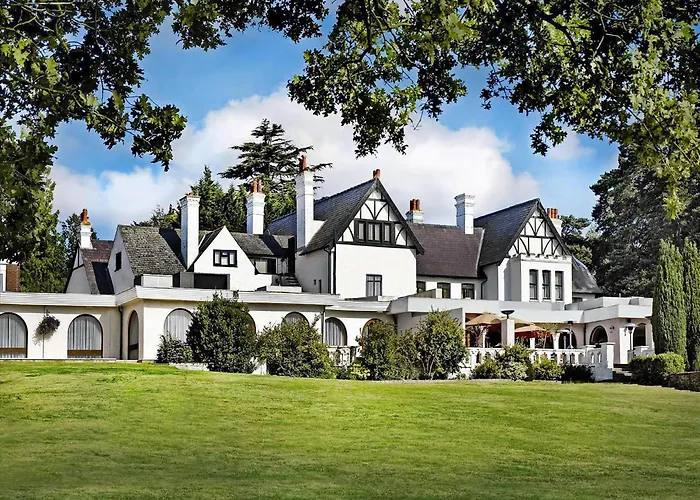Cobham (Surrey) Dog Friendly Hotels