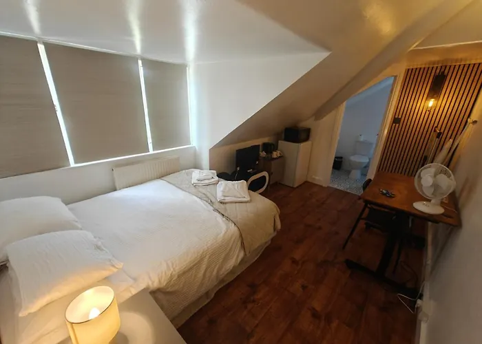 Ricky Road Guest House Watford 