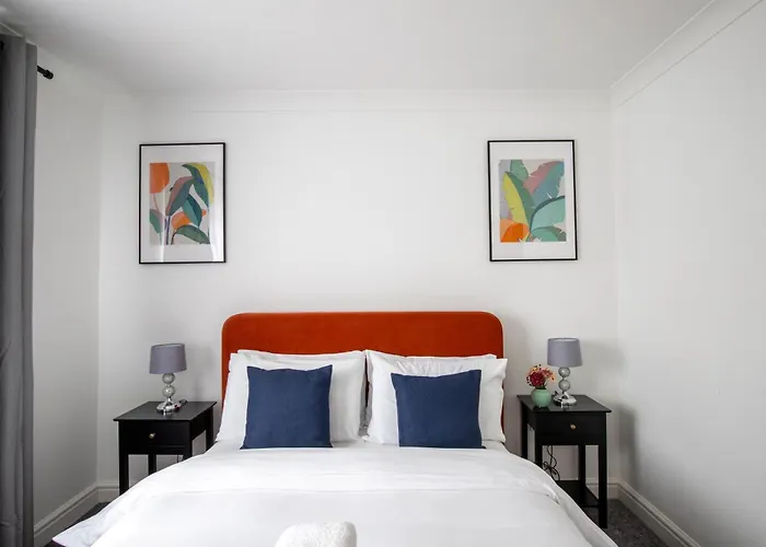 Holiday Cottages in Guildford