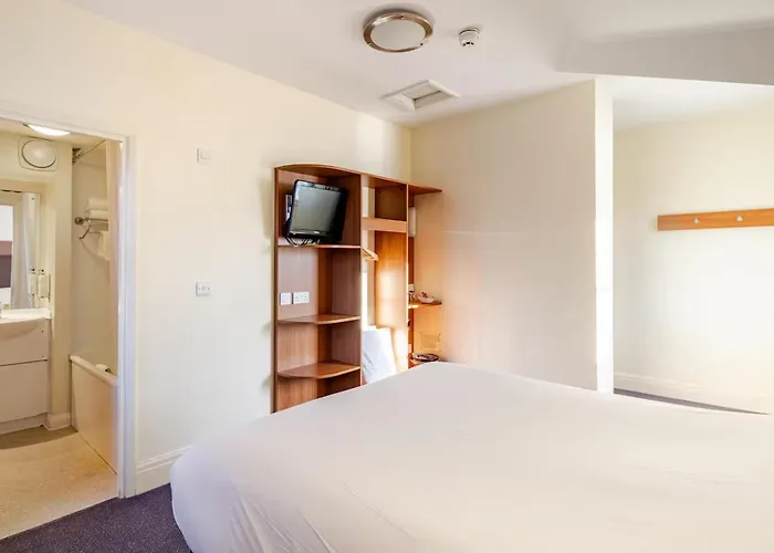 Altrincham Hotels