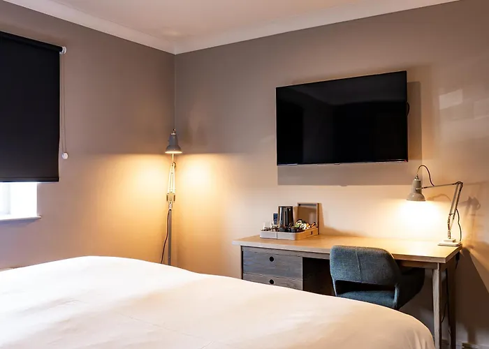 Birmingham Hotels near Birmingham Airport (BHX)