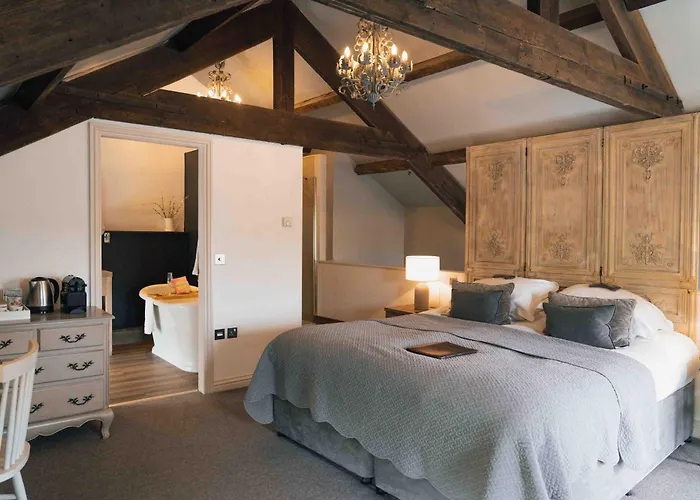 Bainbridge Hotels