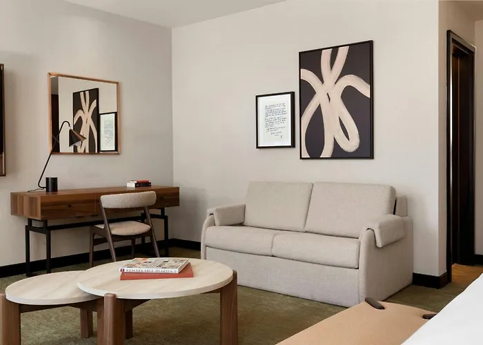 London Hotels near London City Airport (LCY)