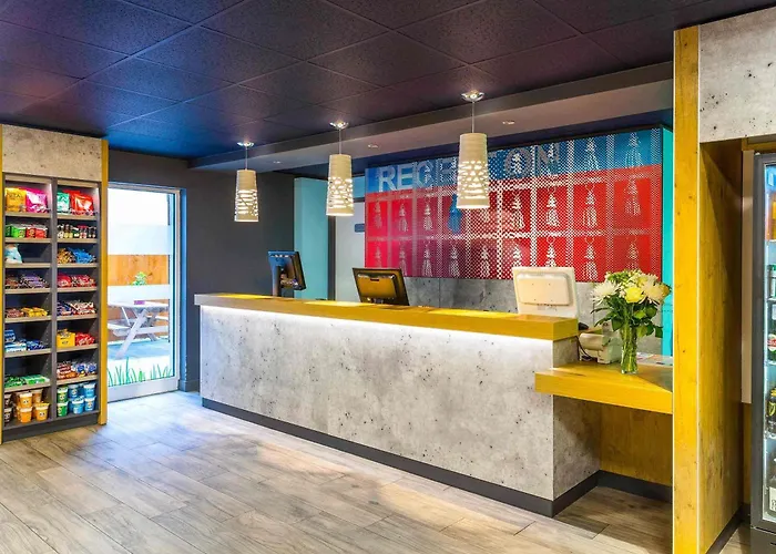 Glasgow Hotels near Glasgow Airport (GLA)