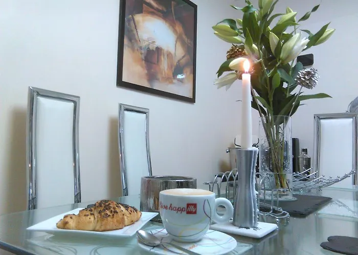 Slough Resorts and Hotels with Waterparks