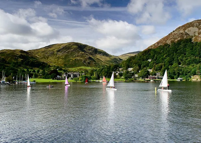 Whitehaven Beach hotels