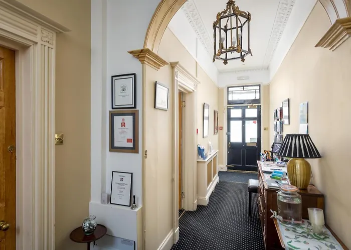 Crossways Guest House Cheltenham
