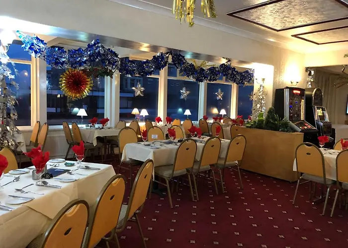 The Colwyn Hotel - Near Pleasure Beach Blackpool