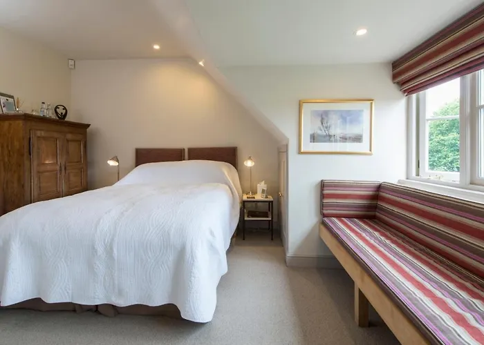 Midhurst Villas