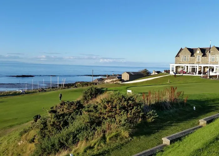 Lossiemouth Beach hotels