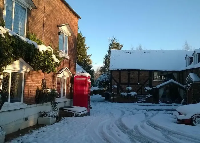 Featherstone Farm Hotel Shareshill
