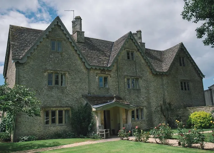 Chippenham (Wiltshire) Villas